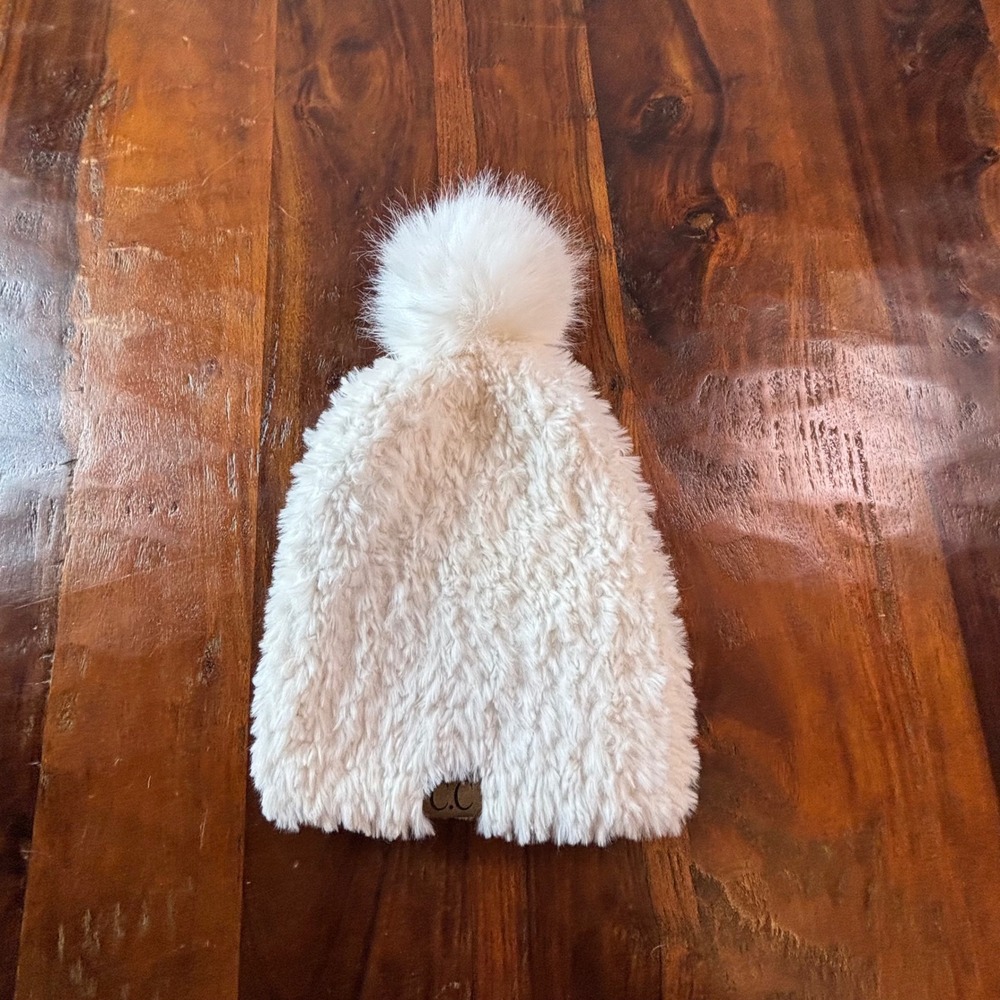 CC‎ Beanie Womens Cream Faux Fur Sherpa Pom Pom Beanie Hat Off White Winter